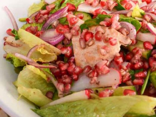 Salada Fatuch & Molho Zahtar