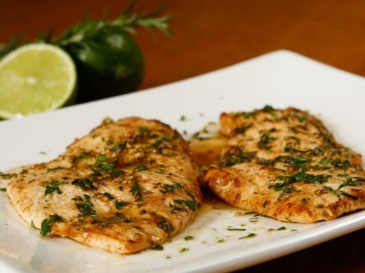 Filé de Frango ao molho de ervas