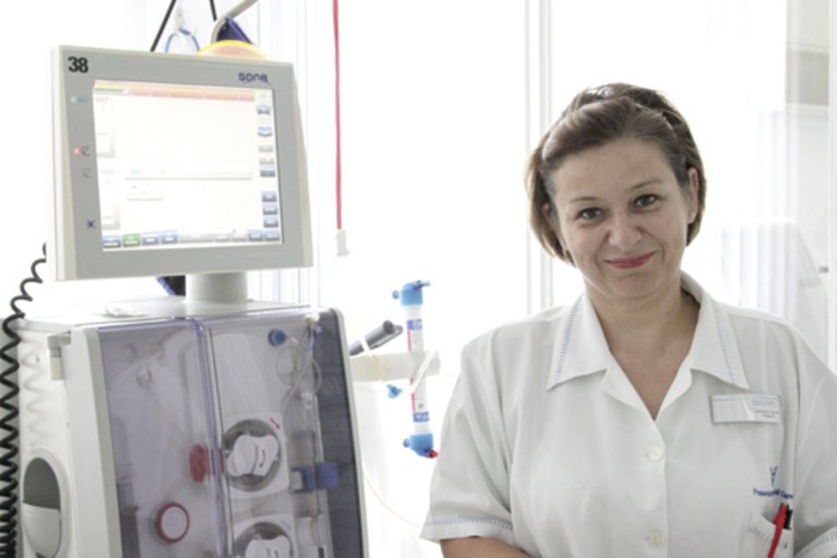 Agnes Szekeres, enfermeira chefe do Centro da NephroCare em Cegled